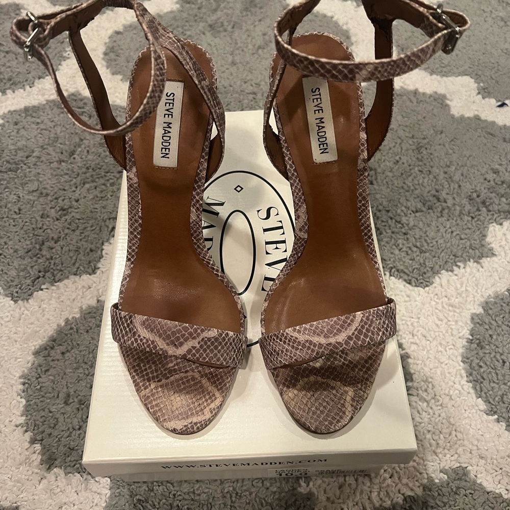 Steve Madden Brown Snakeskin Heels